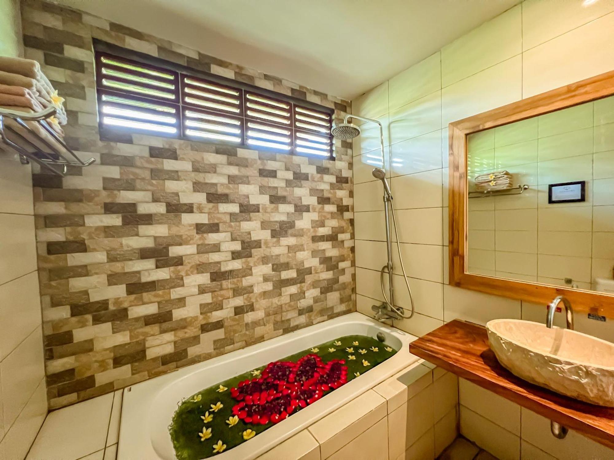Sarin Ubud Suites By Pramana Villas Екстер'єр фото
